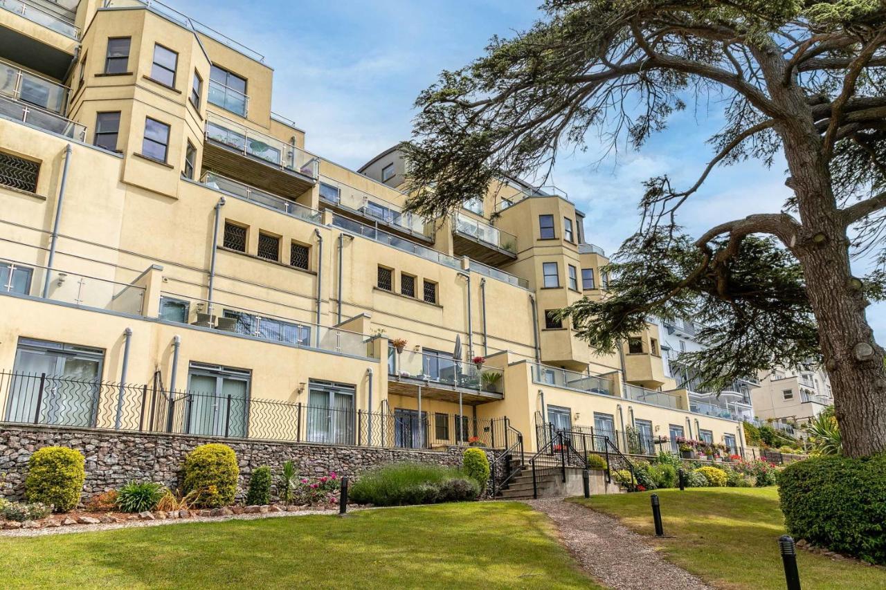 A7 Masts - Striking Beach Bolthole Apartment With Beautiful Sea Views Private Balcony & Parking Torquay Eksteriør bilde