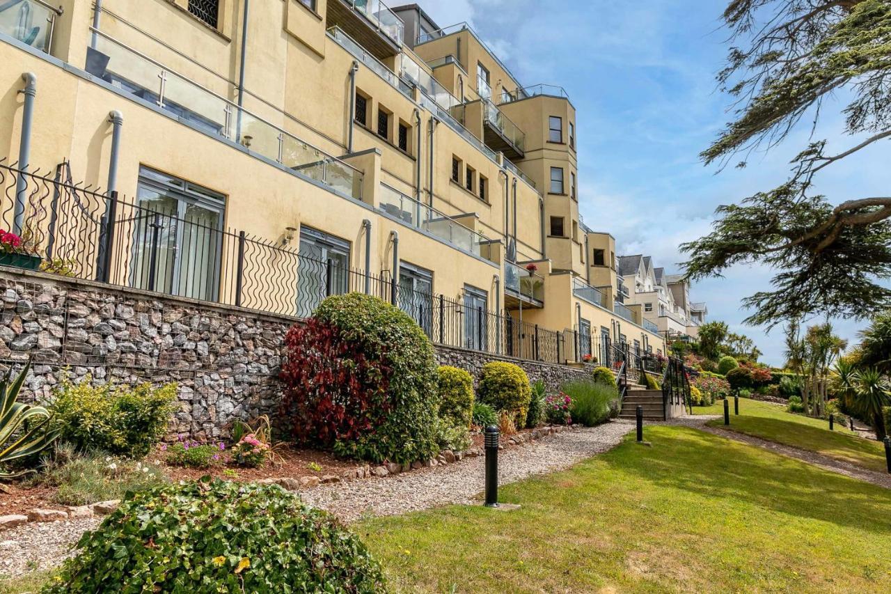 A7 Masts - Striking Beach Bolthole Apartment With Beautiful Sea Views Private Balcony & Parking Torquay Eksteriør bilde