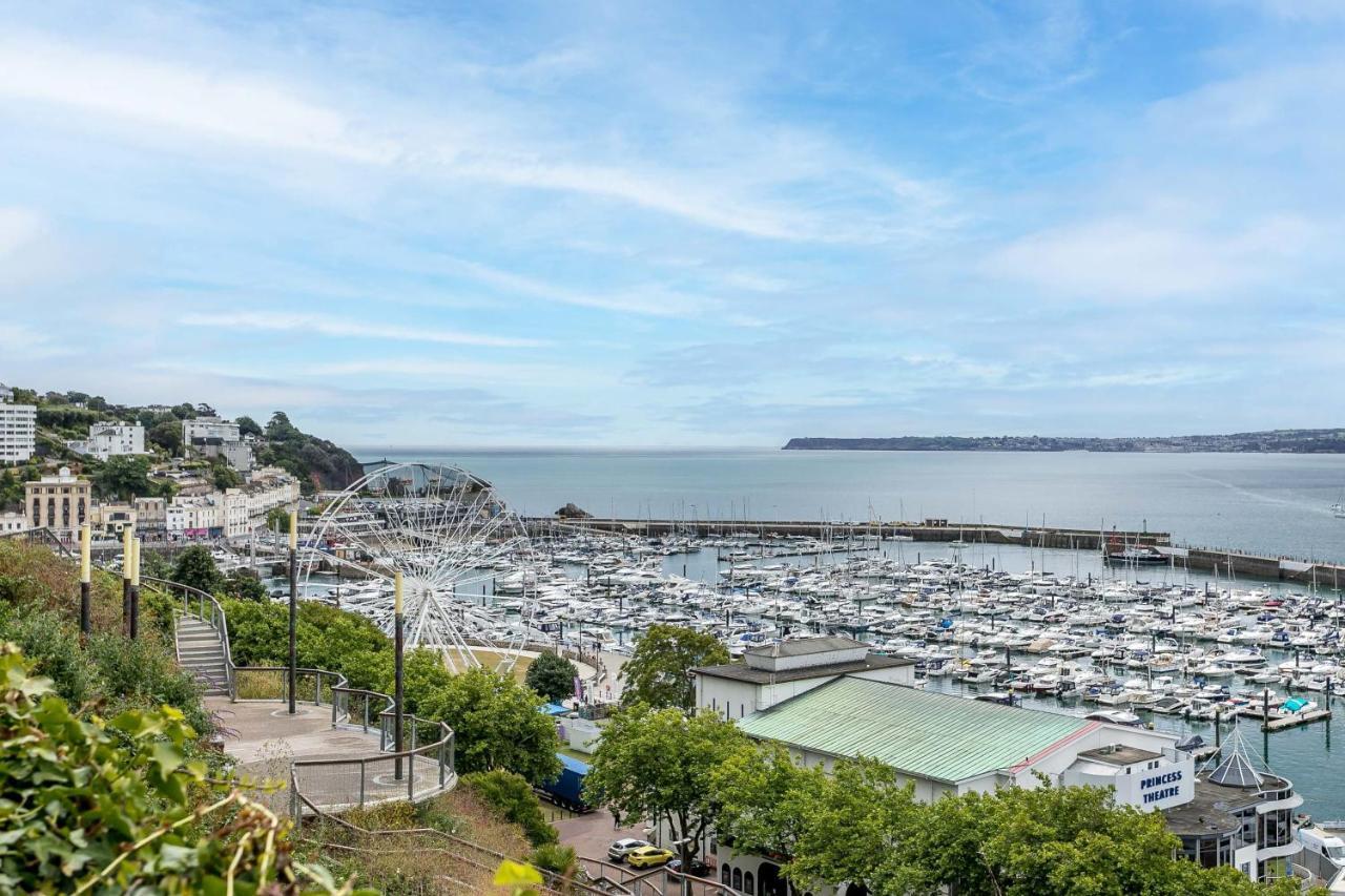 A7 Masts - Striking Beach Bolthole Apartment With Beautiful Sea Views Private Balcony & Parking Torquay Eksteriør bilde