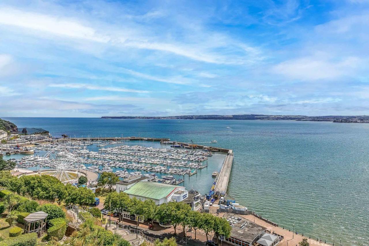 A7 Masts - Striking Beach Bolthole Apartment With Beautiful Sea Views Private Balcony & Parking Torquay Eksteriør bilde