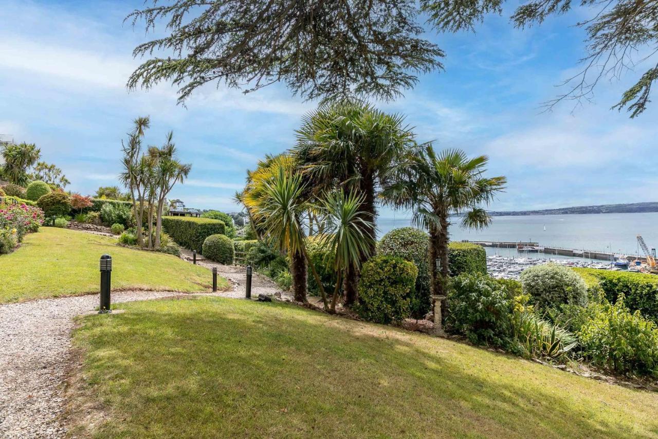 A7 Masts - Striking Beach Bolthole Apartment With Beautiful Sea Views Private Balcony & Parking Torquay Eksteriør bilde