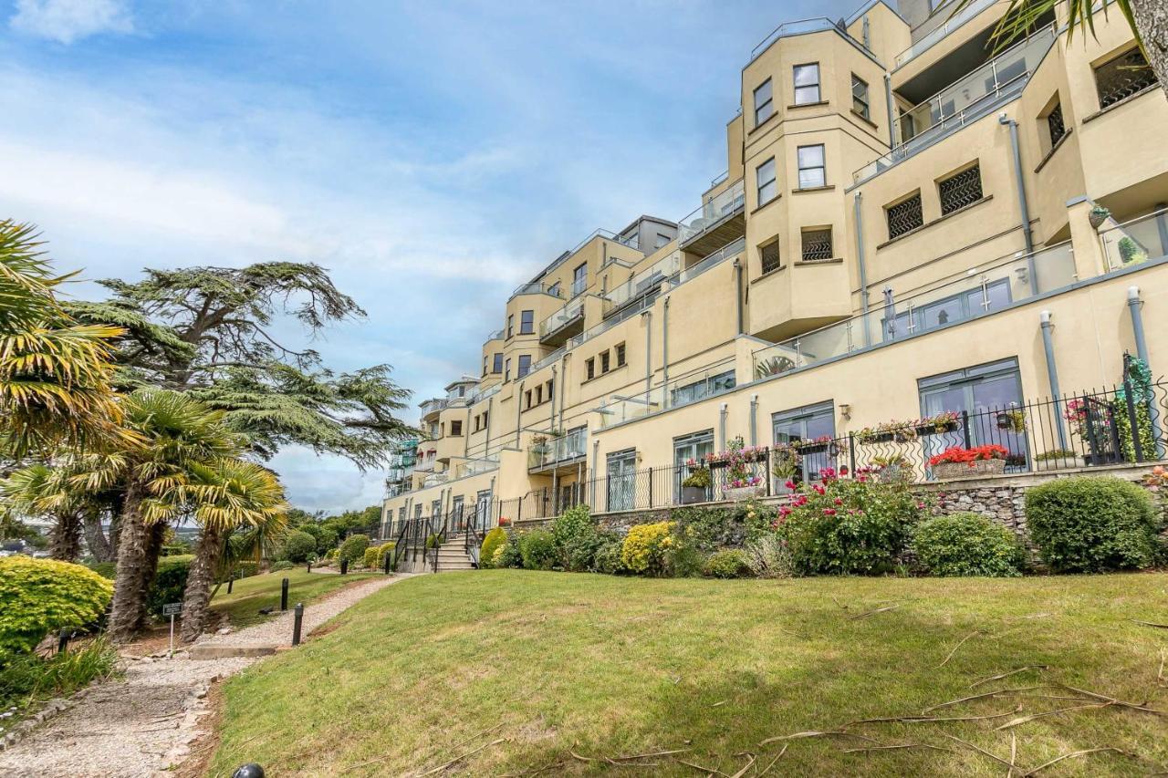 A7 Masts - Striking Beach Bolthole Apartment With Beautiful Sea Views Private Balcony & Parking Torquay Eksteriør bilde