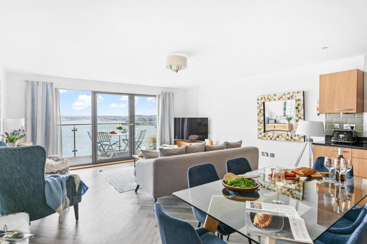 A7 Masts - Striking Beach Bolthole Apartment With Beautiful Sea Views Private Balcony & Parking Torquay Eksteriør bilde